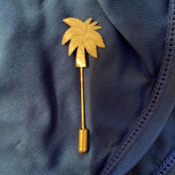 Precious Motherof Pearl Palm Tree Lapel Pin - Picture 1 of 6